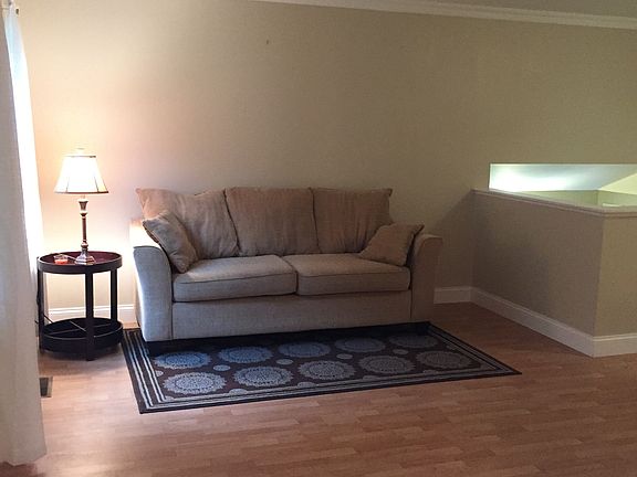 5th image of 2230 Woodbine Ave