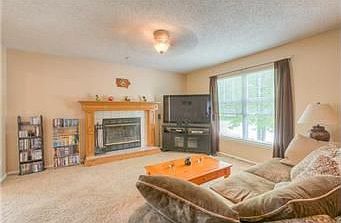 2nd image of 519 NE Summit Dr