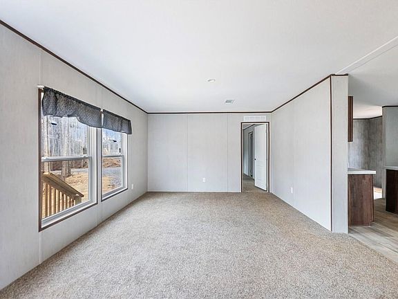 3rd image of 7676 Pea Ridge Rd