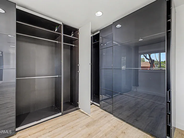 8219 E Valley View Rd — Photo 18