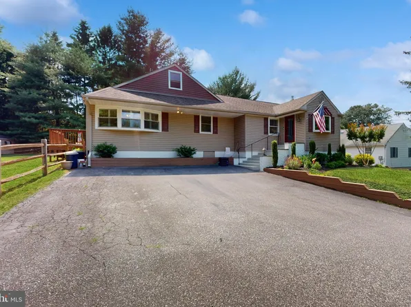 66 Brandywine St, Chadds Ford, PA 19317