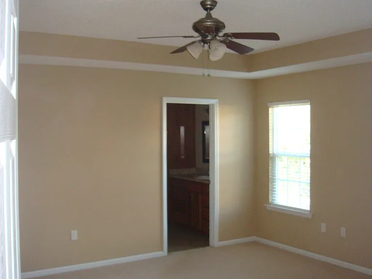 496 Bryson Cir — Photo 5