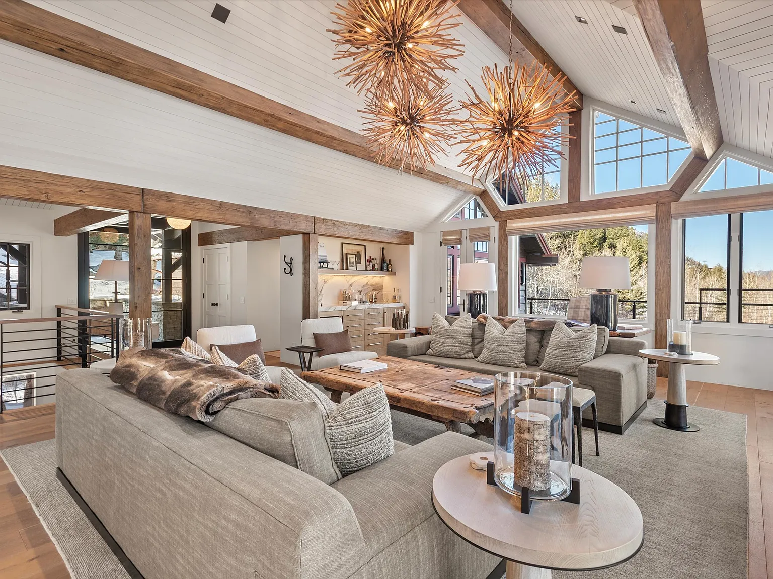 4 bed, 4.5 bath, 4347 sqft, $150,000 — Photo 4