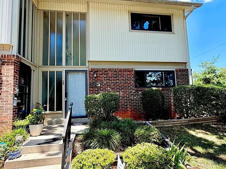 28 Briarglen Pl — Photo 1