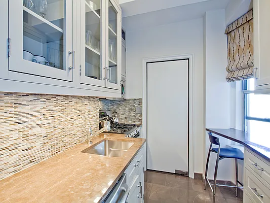 Sold by Sotheby's International Realty | media 34