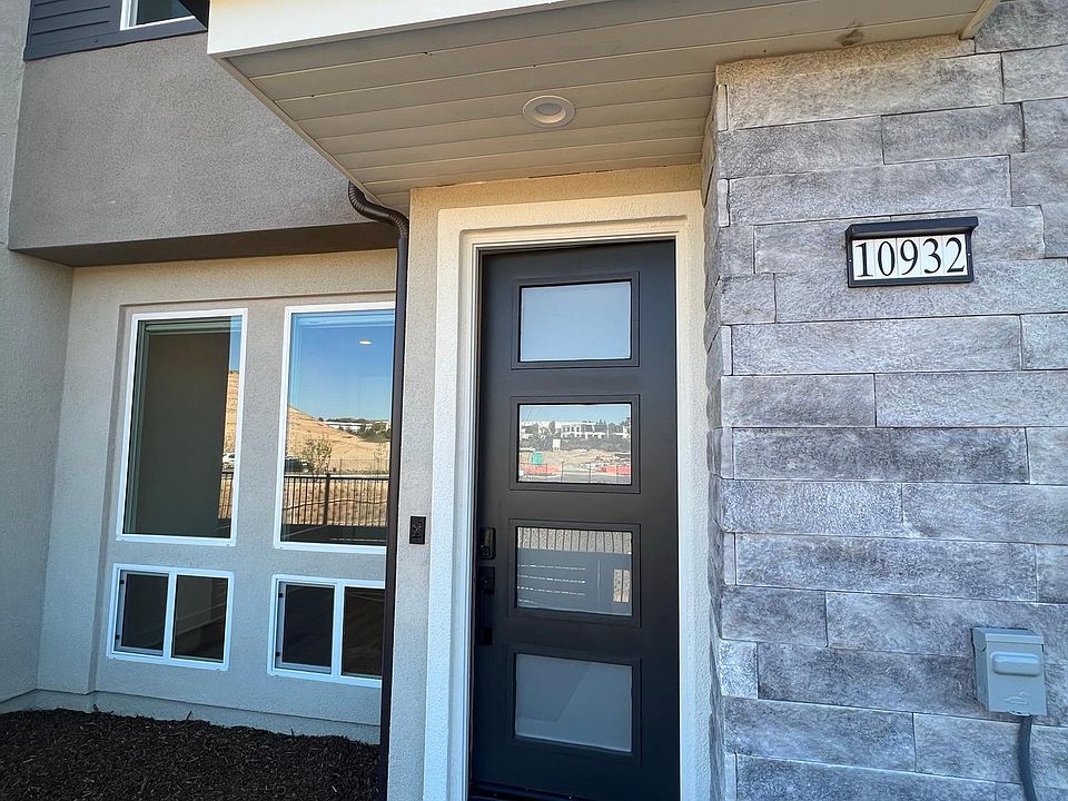 1st image of 10932 Aderman Ave