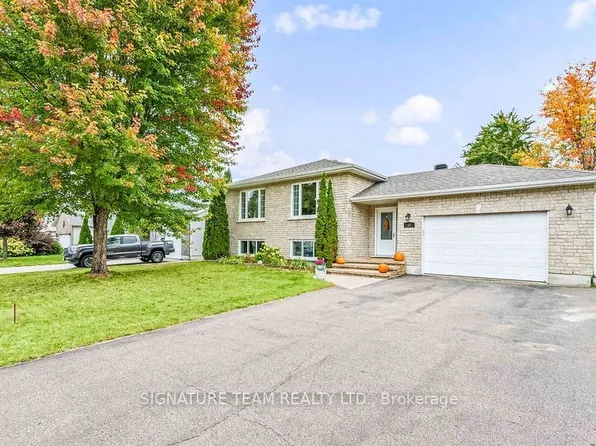 31 Cockcroft Cres, Deep River, ON K0J 1P0