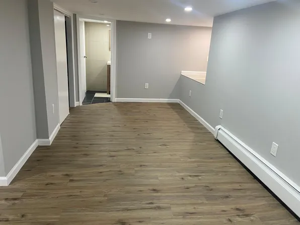 (undisclosed Address), Lynbrook, NY 11563