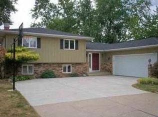 105 Briarwood St, Colona, IL