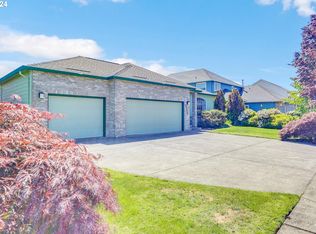 21962 NE Lachenview Ln, Fairview, OR 97024