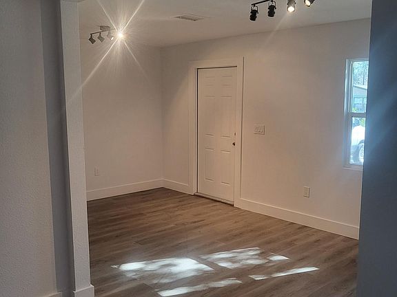 2nd image of 1708 E Poinsettia Ave