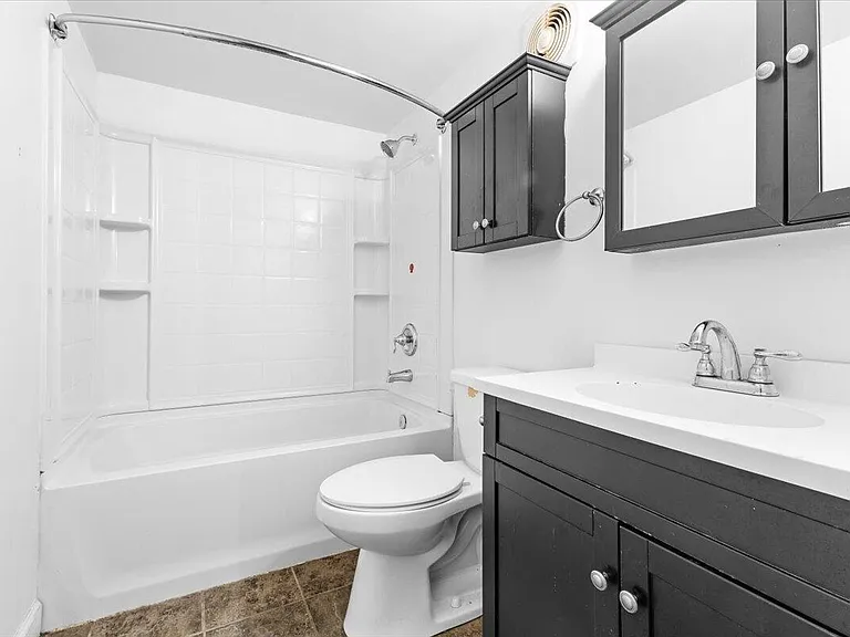 2313 King St NE — Photo 11