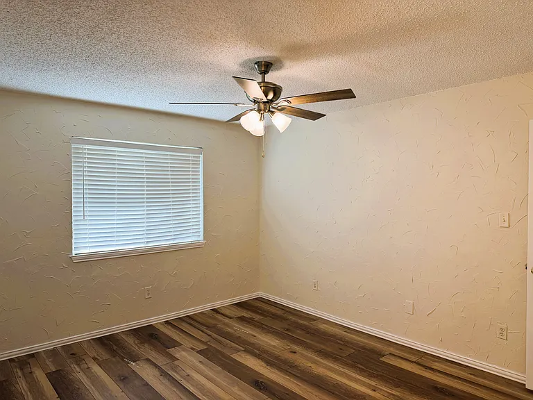 6406 Willow Springs Dr — Photo 10