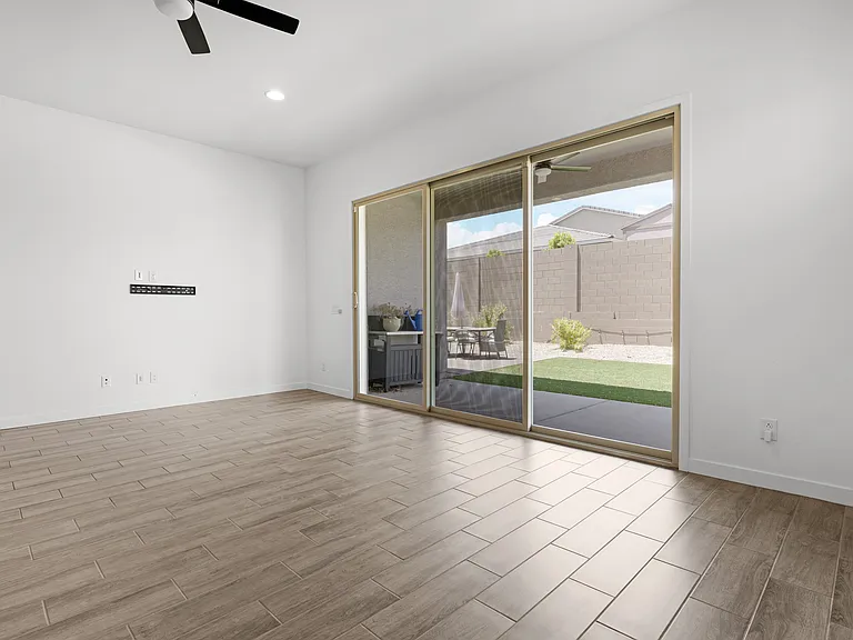 20132 W Catalina Dr — Photo 12
