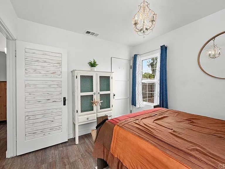586 Del Mar Ave — Photo 29