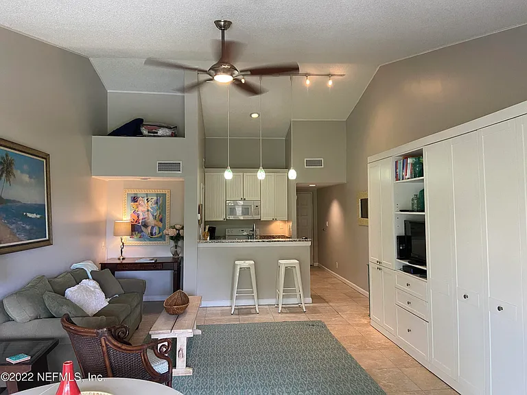 667 Summer Pl — Photo 13