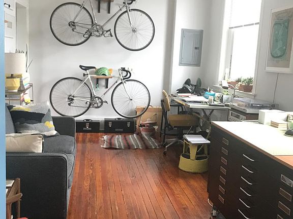 5th image of 512 W Berks St APT 2R