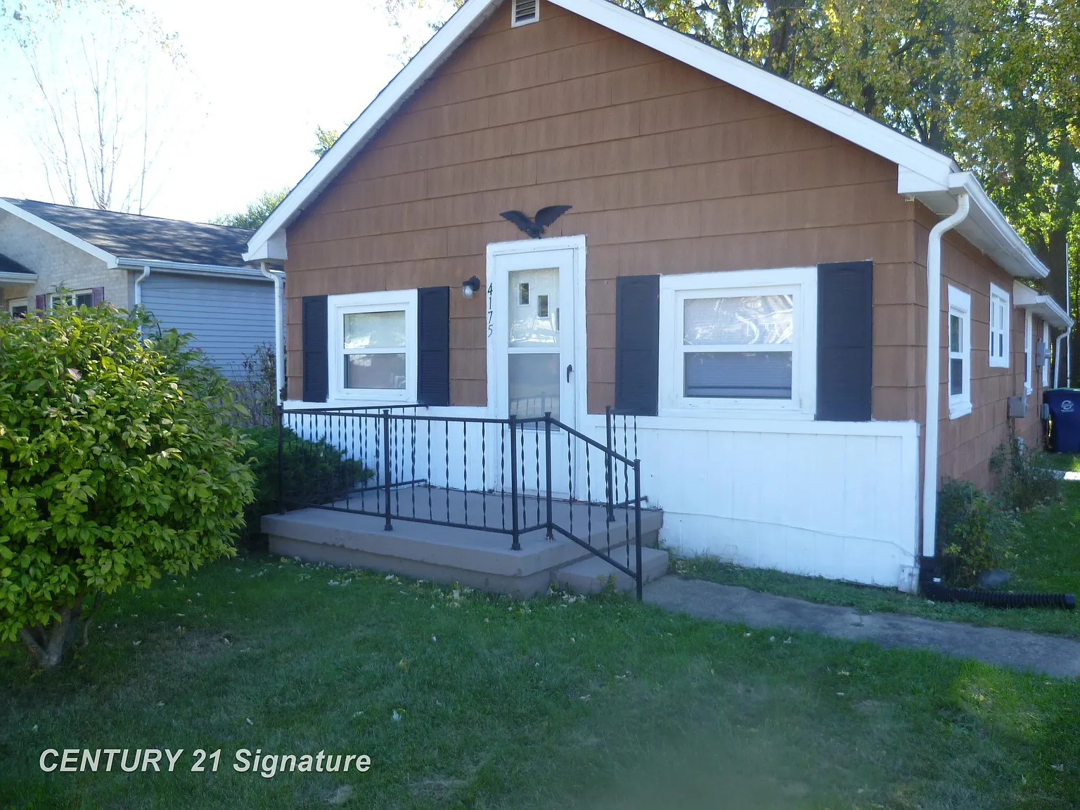 4175 Ring St photo 1