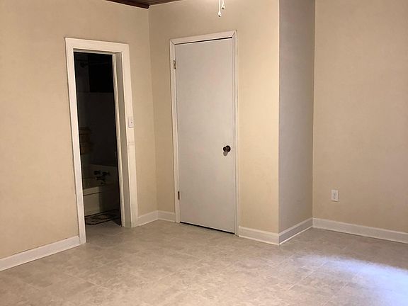 5th image of 4092 W Lloyd St