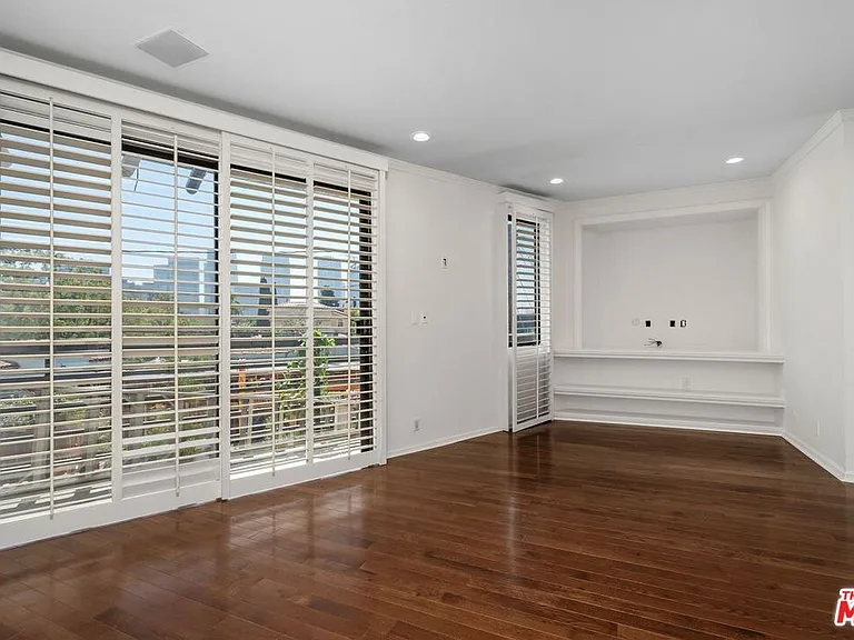 1360 S Beverly Glen Blvd #Penthouse 301 — Photo 35
