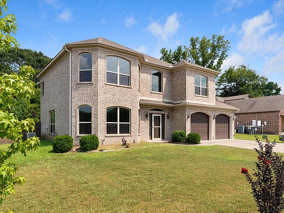 2nd image of 3030 Plateau Dr