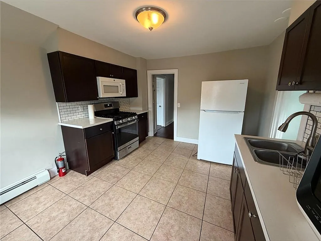 2 Cabin Ct — Photo 2