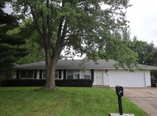 608 W Shoshone Rd, Peoria, IL 61614