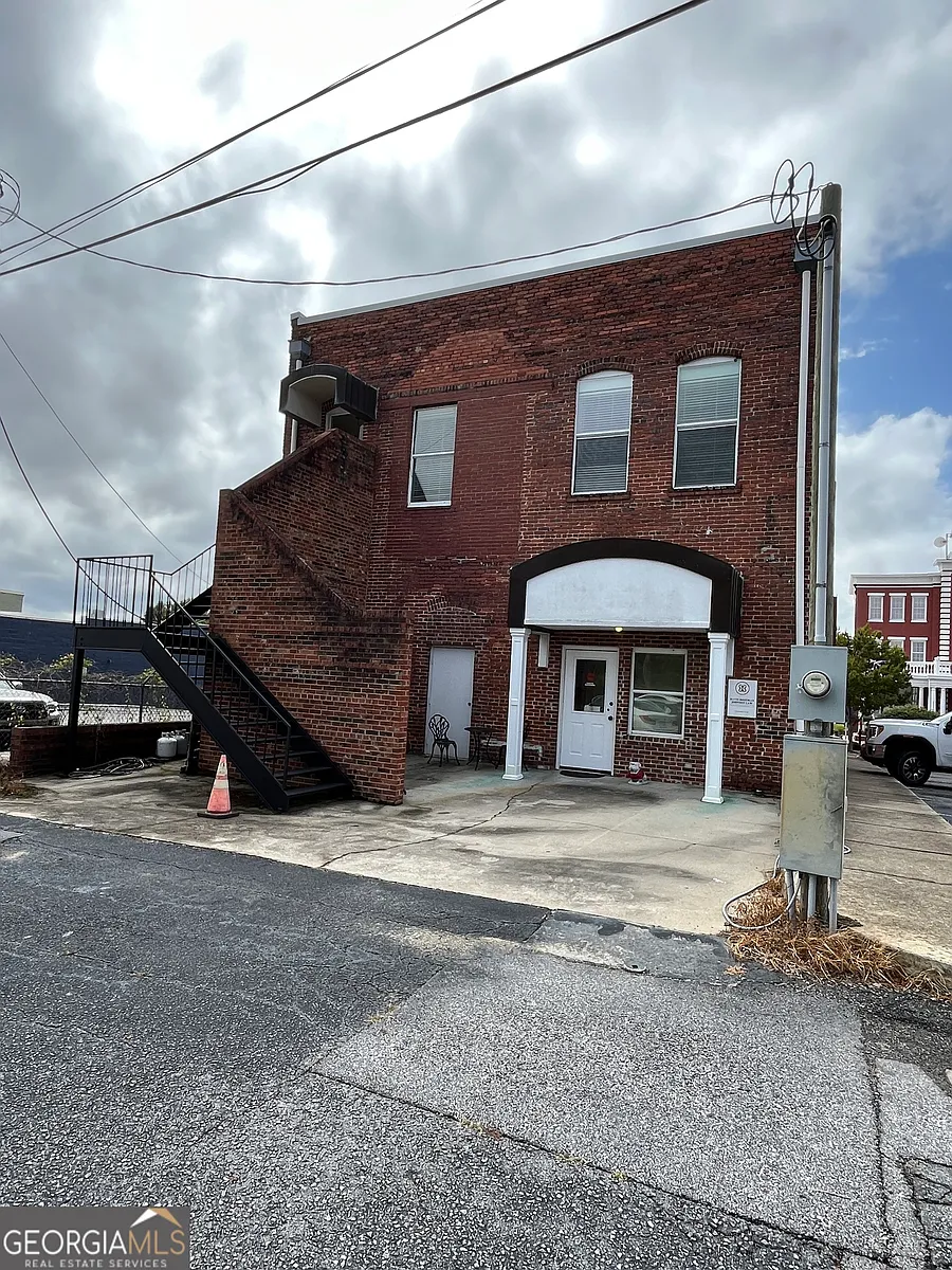 Building Photo - 55 E Main St