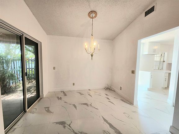 3rd image of 1548 Springside Drive