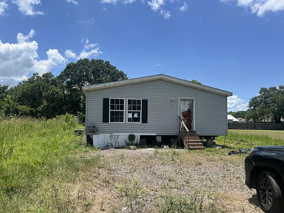 1st image of 148 Lajaunie Ct