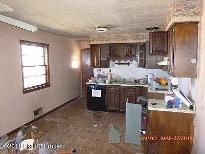 5th image of 7904 Daffodil Dr