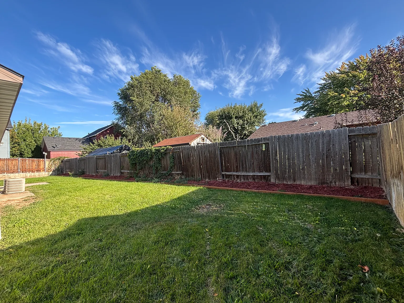 3 bed, 1152 sqft, $2,200 — Photo 2