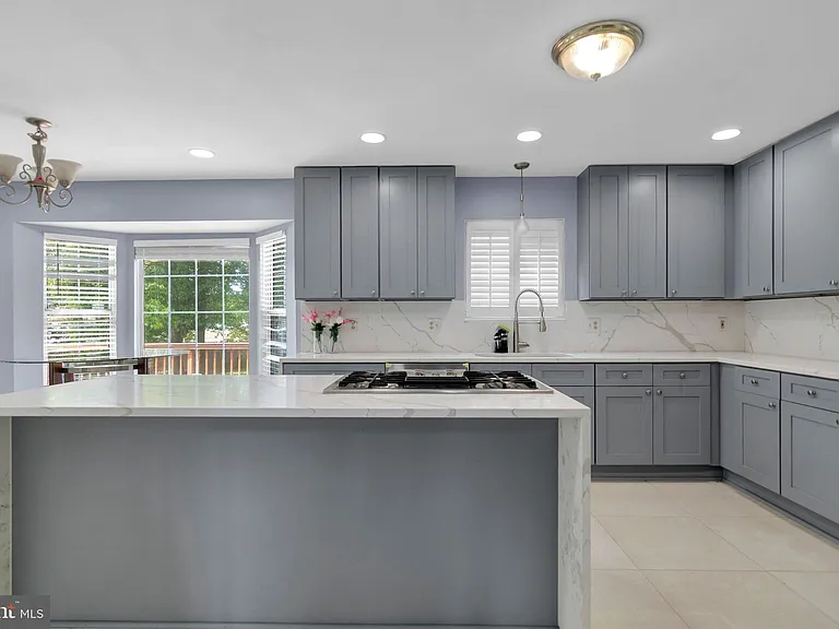 15704 Beau Ridge Dr — Photo 21