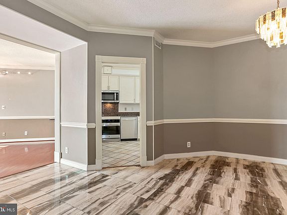 5th image of 1600 N Oak St APT 1825
