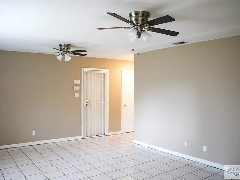 15 Corine Cir — Photo 7