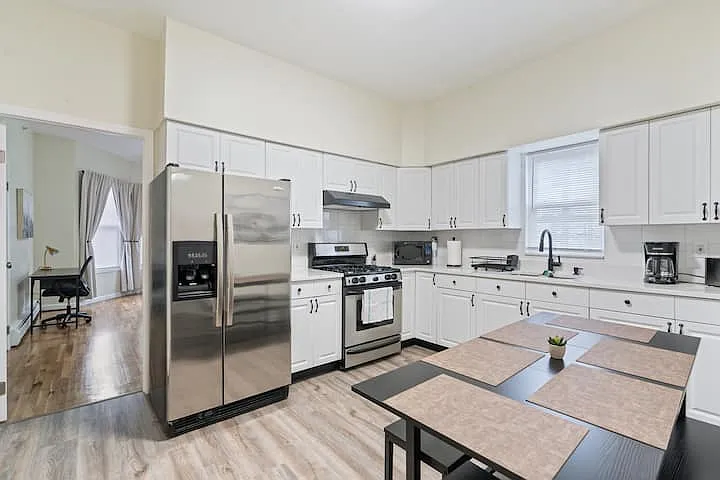2 bed, 700 sqft, $2,950 — Photo 4