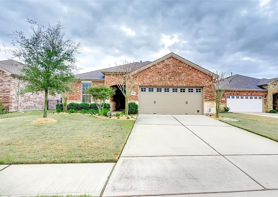 1st image of 515 Larkspur Ln