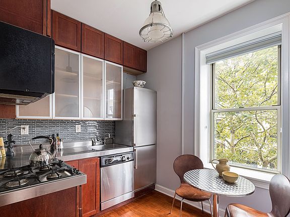 2nd image of 71 Barrow St APT 15