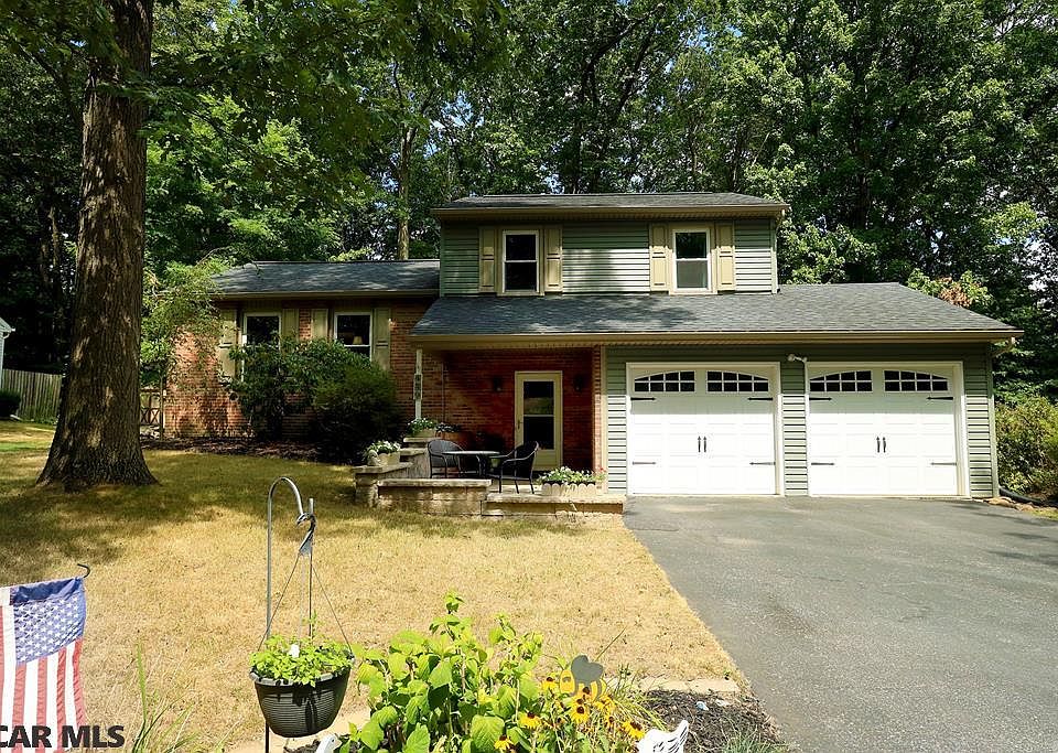 1st image of 449 Canterbury Dr