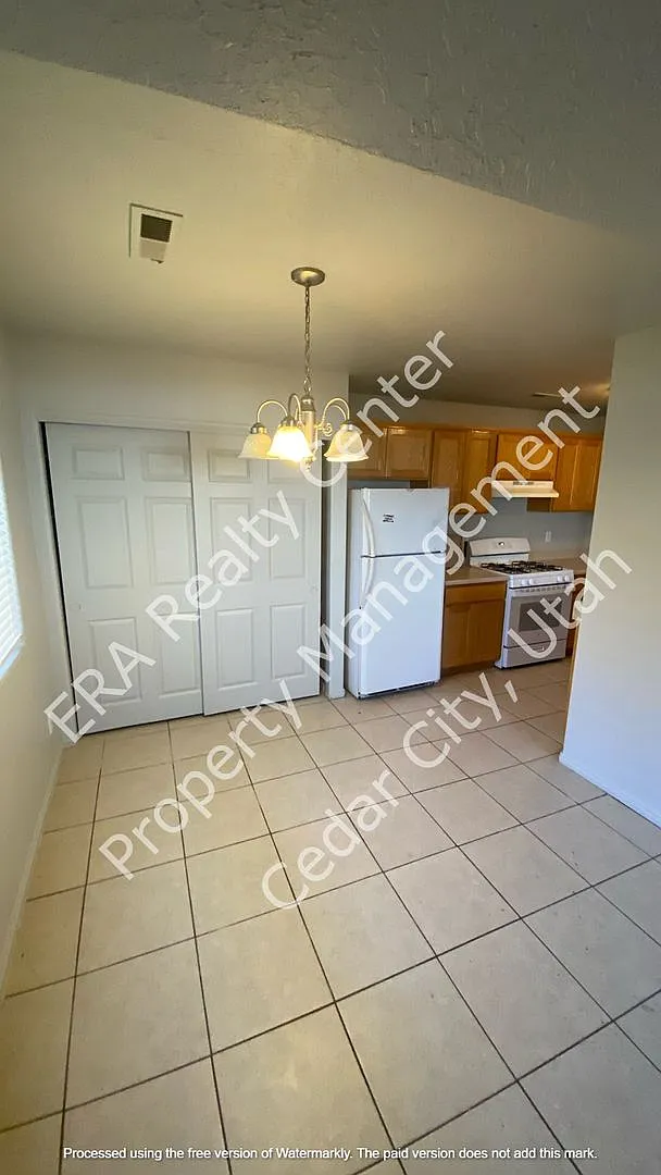 Move in Discount - 3 bedroom, 1 bathroom apartment in Parowan — Photo 4