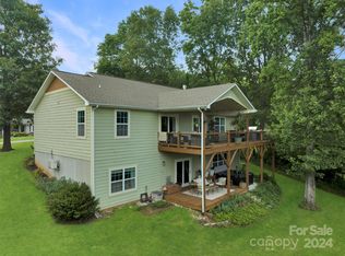 512 Penland St, Clyde, NC 28721