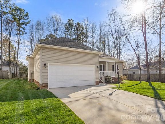 4th image of 315 Chelveston Dr