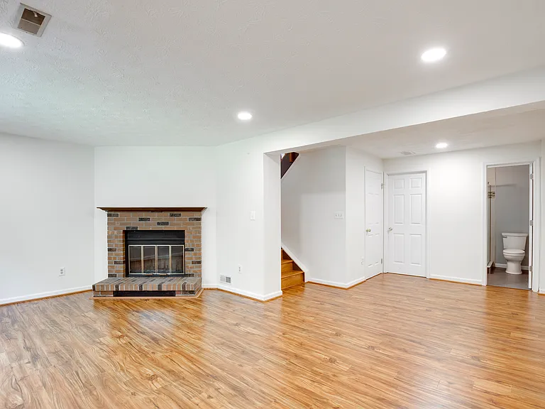1604 Barnstead Dr — Photo 30