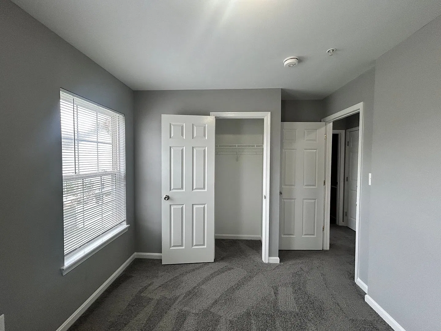 Baltimore - 3 Bedrooms and 2.5 baths Available! — Photo 3