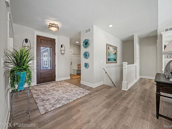 4th image of 9860 Havendale Dr