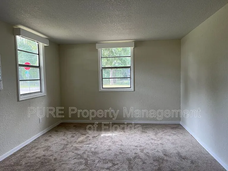 2205 NE 14th Ave — Photo 18