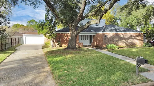 3514 Summit Dr Photo 1