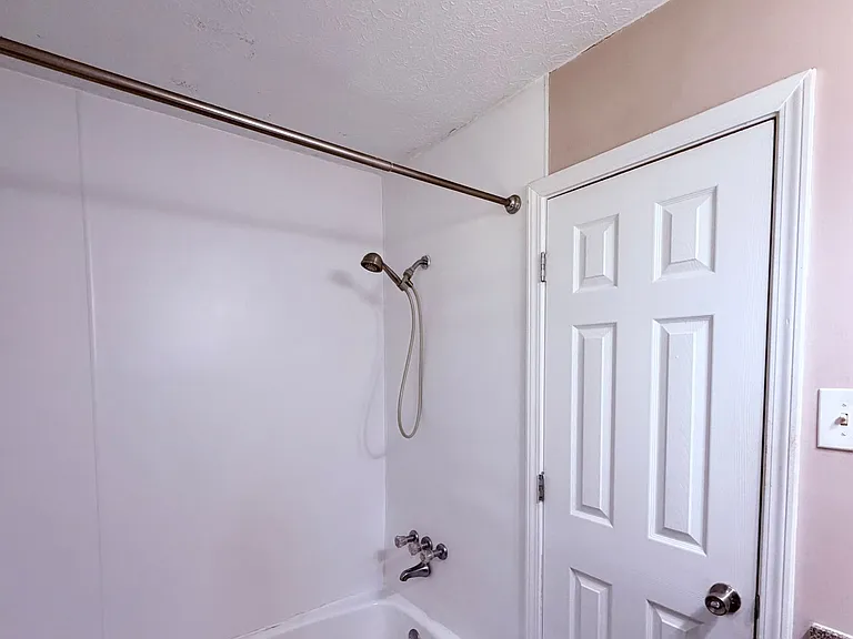4431 Donegal Cir — Photo 14