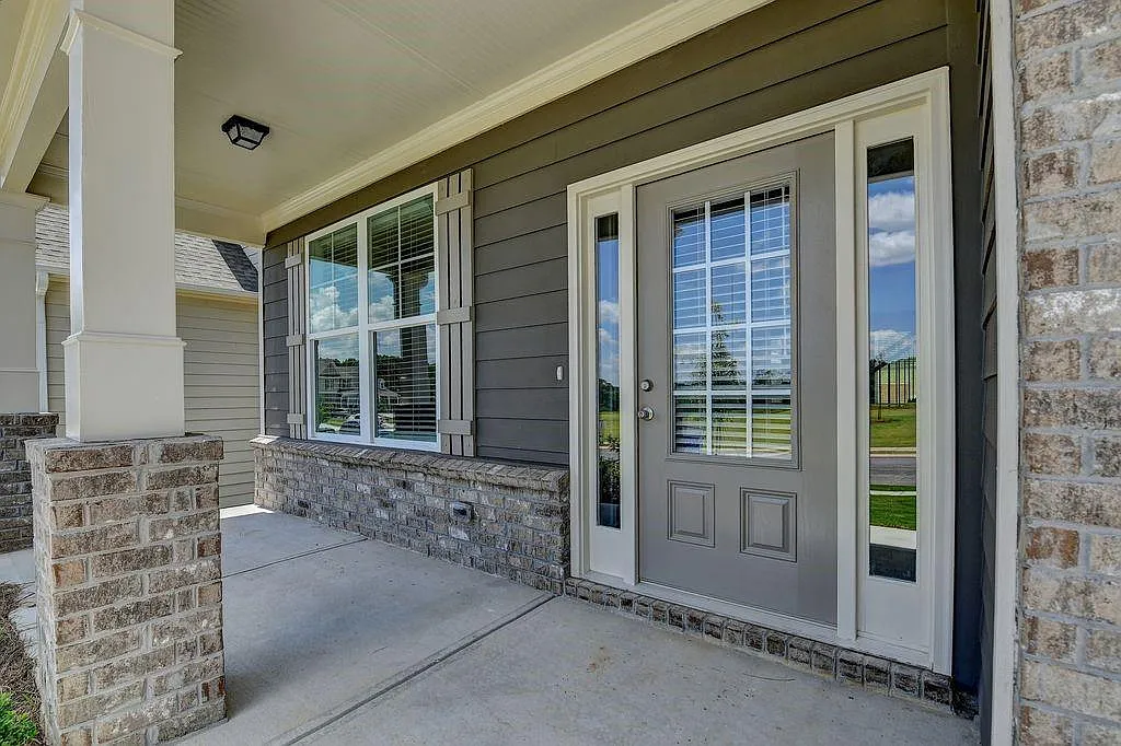 5 bed, 3.5 bath, 2562 sqft, $2,750 — Photo 2
