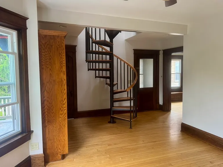 2917 N Cramer St — Photo 15